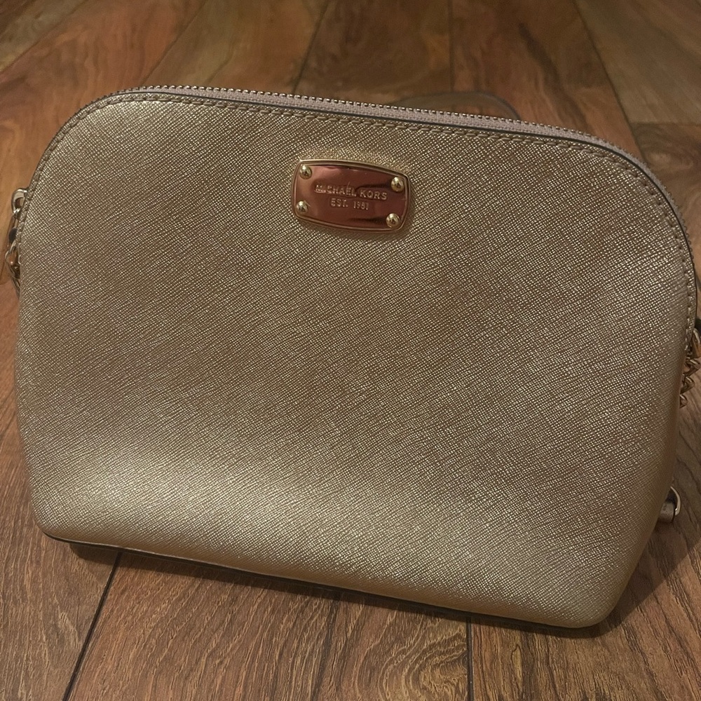 Michael kors crossbody